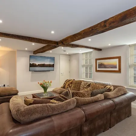 Διαμέρισμα Brampton Holiday Homes Cobble View